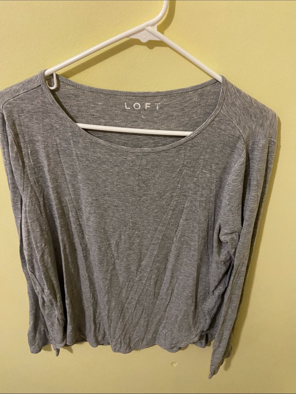 LOFT Gray Long-Sleeve Scoop Neck Tee